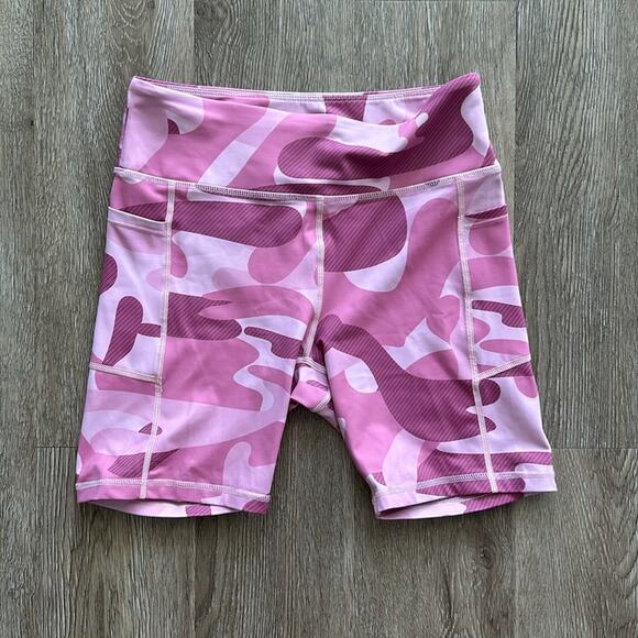 Zyia Light N Tight Pink Camo Hustle Shorts